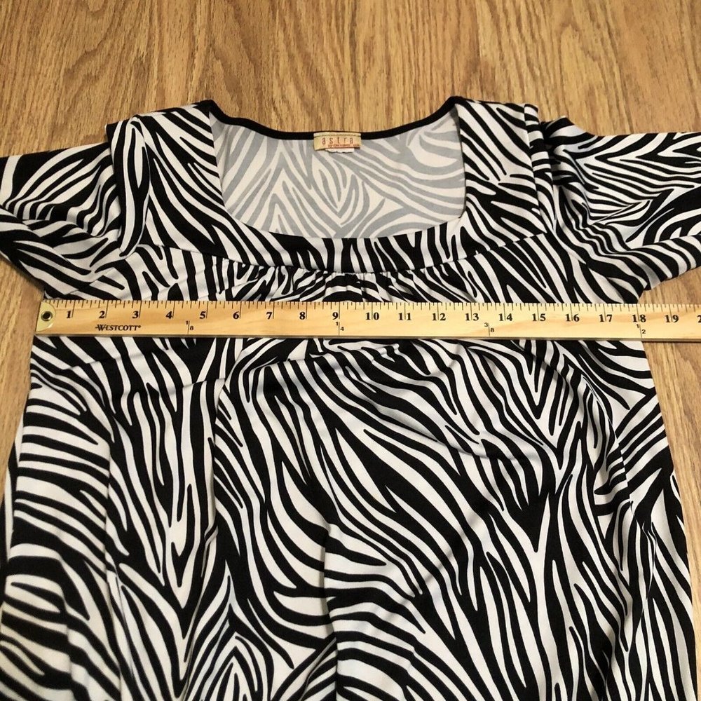 Astra by cres song usa long tunic top animal print square neck Quarter Sleeve - Picture 6 of 9